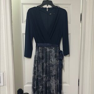 Leslie Fay Blue Wrap Pleated Dress V-Neck 3/4 Sleeve